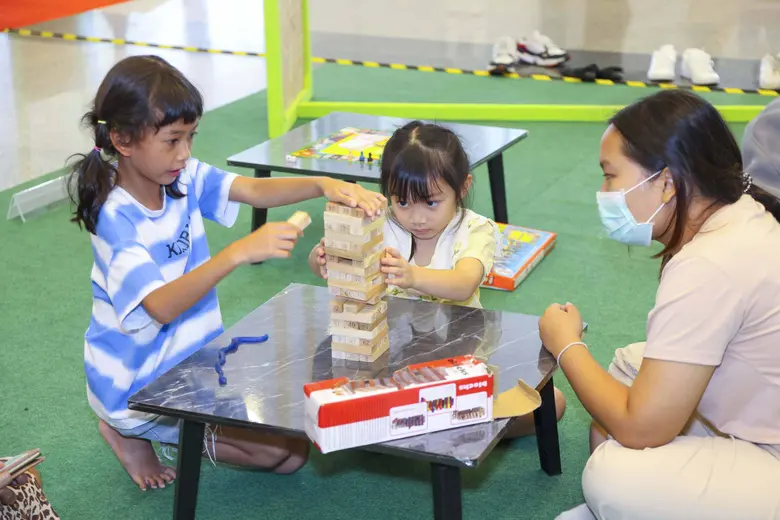 นิตยสารแพรวเปิดแคมป์สุดคูล ในกิจกรรม "แพรว COOL PLAYGROUND" และ "แพรว COOL KIDS CAMP"