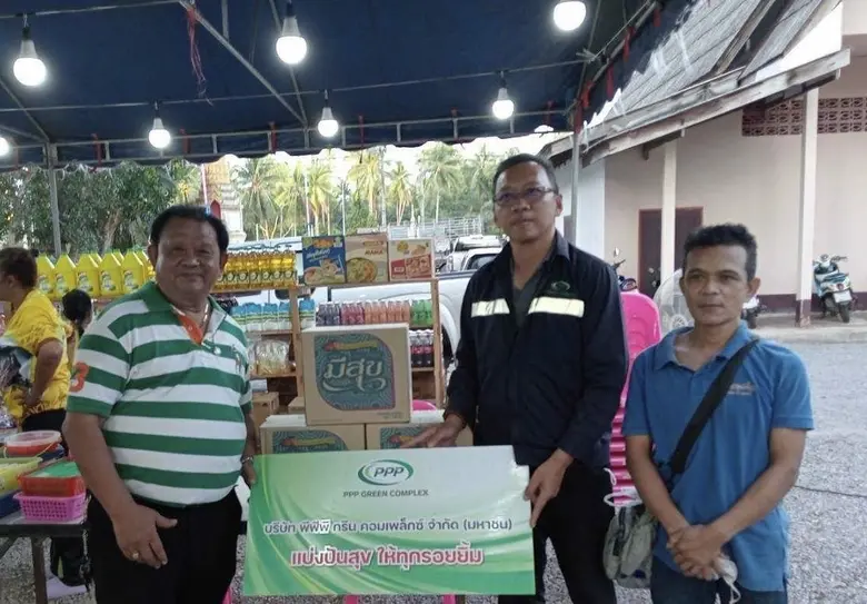 นายวิศรุธ เพ็งสุวรรณ์ (คนที่ 2 จากขวา) ผู...