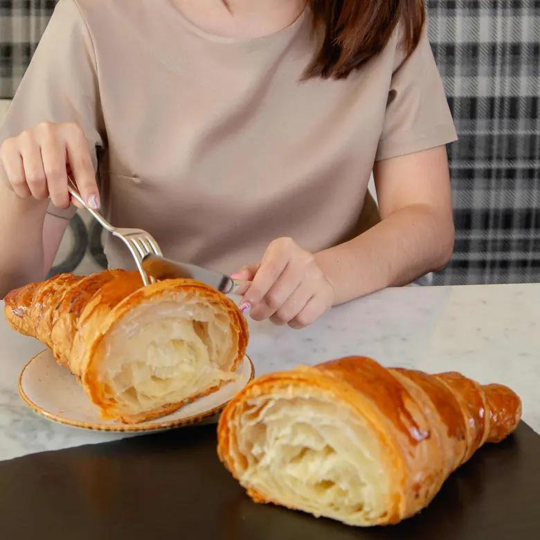 จัดใหญ่คูณสองอิ่มอร่อยไปกับแกรนด์บัตเตอร์ครัวซองต์ ที่ห้องอาหารเวนตีซี พัสทิชเชอเรีย และซิงก์