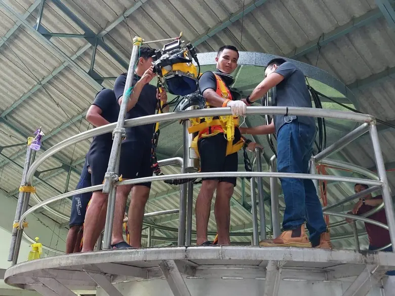 ข่าวดี รมว.สุชาติ เผยช่างเชื่อมใต้น้ำค่าจ้างสูง เร่งกรมพัฒน์จัดฝึกป้อนอู่ต่อเรือ