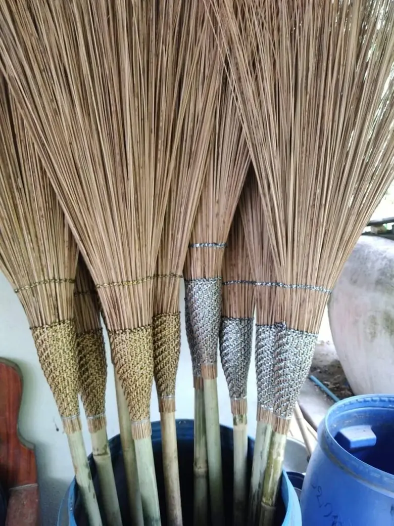 PPPGC สนับสนุน "ไม้กวาดทางมะพร้าว" สร้างรายได้สู่ชุมชน