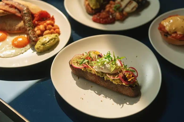 BRUNCHERTON สัมผัสประสบการณ์ใหม่ด้วยการแสดง MODERN-CLASSICALQUARTET พร้อมการผสมผสานที่ลงตัวของเมนูอาหารมื้อสายที่ Public House Sukhumvit 31