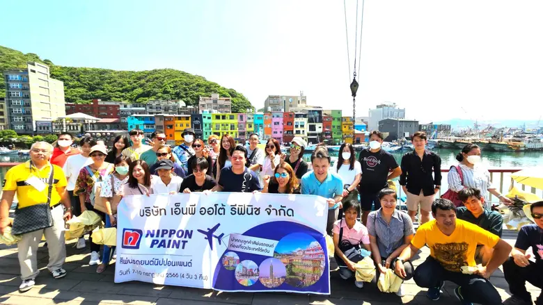 นายเสกสรรค์ ตันมธุสรชัย ผู้ช่วยผู้จัดการท...