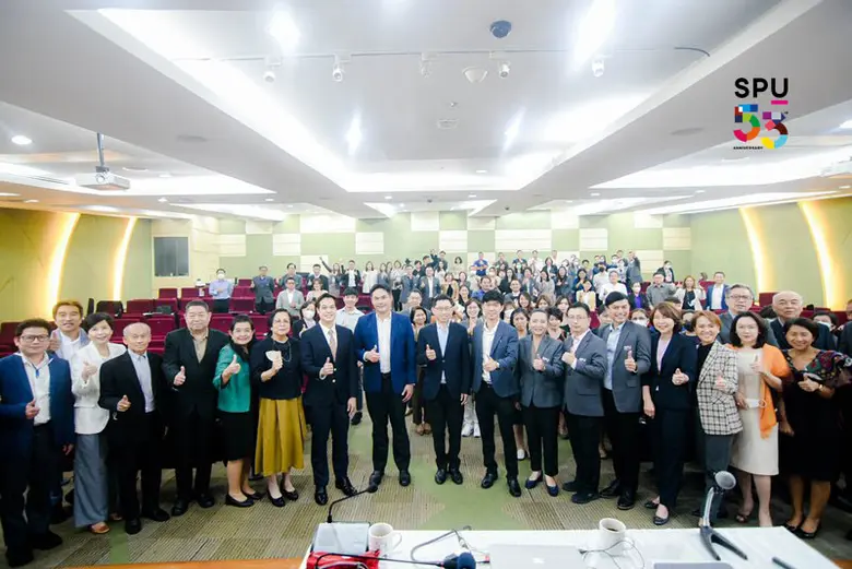 ดร.รัชนีพร พุคยาภรณ์ พุกกะมาน อธิการบดี ใ...