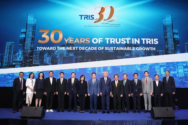 ดร.รักษ์ วรกิจโภคาทร กรรมการผู้จัดการ ธนา...