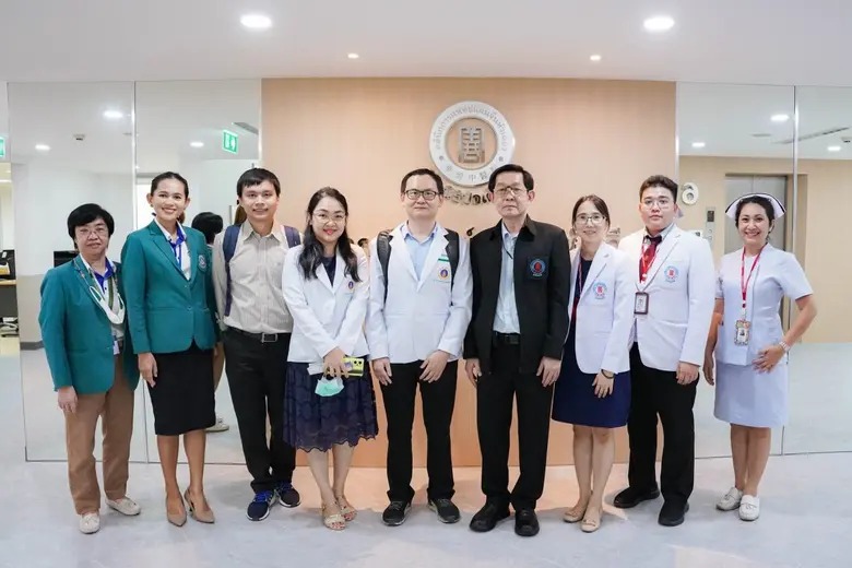 คลินิกการแพทย์แผนจีนหัวเฉียว นำโดย แพทย์จ...