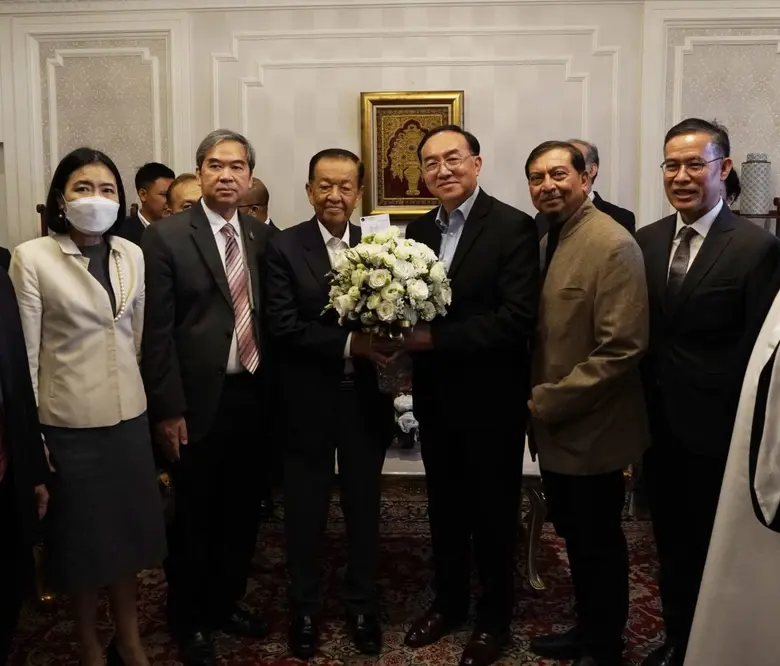 นายวันมูหะมัดนอร์ มะทา ประธานสภาผู้แทนราษ...