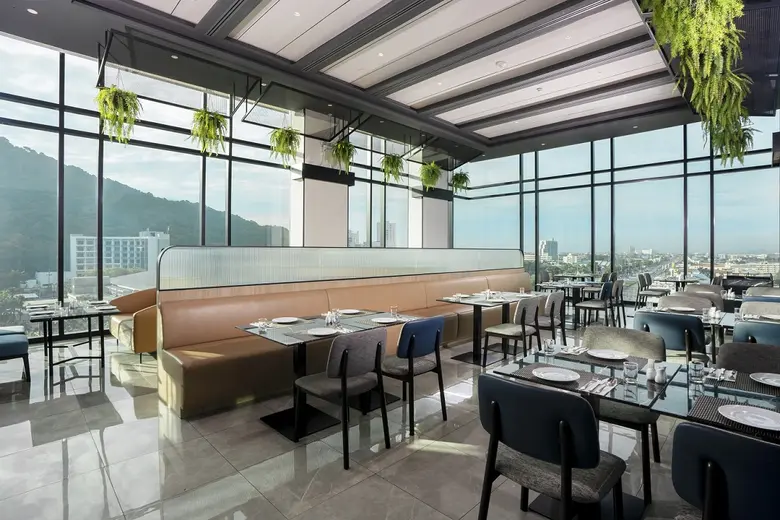 ฮอลิเดย์ อินน์ แอนด์ สวีทส์ ศรีราชา แหลมฉบัง มอบส่วนลดพิเศษ 20% อาหารและเครื่องดื่มสำหรับสมาชิกไอเอชจี วัน รีวอร์ดส (IHG One Rewards) พร้อมสะสมคะแนนเพิ่ม