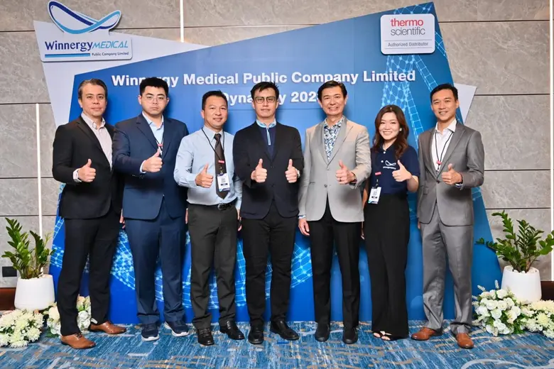 คุณนันทิยะ ดารกานนท์ (ที่ 3 จากขวา) ประธา...