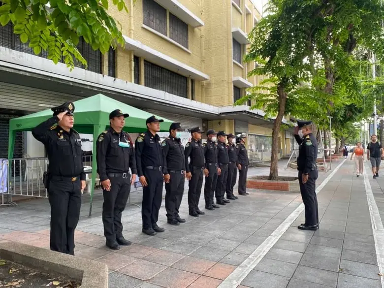 นายสัมฤทธิ์ สุมาลี ผู้อำนวยการเขตพระนคร ก...