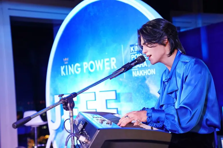 "POSSIBILITIES OF LOVE" ปรากฎการณ์ความฟินจาก "เจฟ ซาเตอร์" ที่สุดของความเป็นไปได้กับเส้นทางความรักที่โคจรมาพบกัน