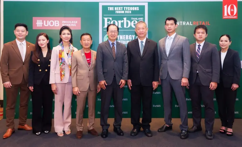 ดร.กัลกุล ดำรงปิยวุฒิ์(ที่ 4 จากซ้าย) ประ...