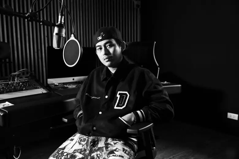 "NICECNX" และ "Archy" สองแรปเปอร์จาก "Def Jam Recordings Thailand" รีเมค "สุดขอบฟ้า-หลงเลย" เพลงดังในตำนานของ "THAITANIUM" ผ่านโปรเจ็กต์ "BACK TO THAITAY"