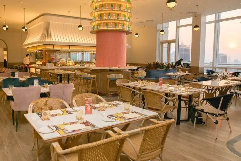 12 สิงหาคม มอบความอร่อยเป็นของขวัญแด่คุณแม่ ณ ห้องอาหารจีนไดนาสตี้ และห้องอาหารเวนติซี ชั้น 24