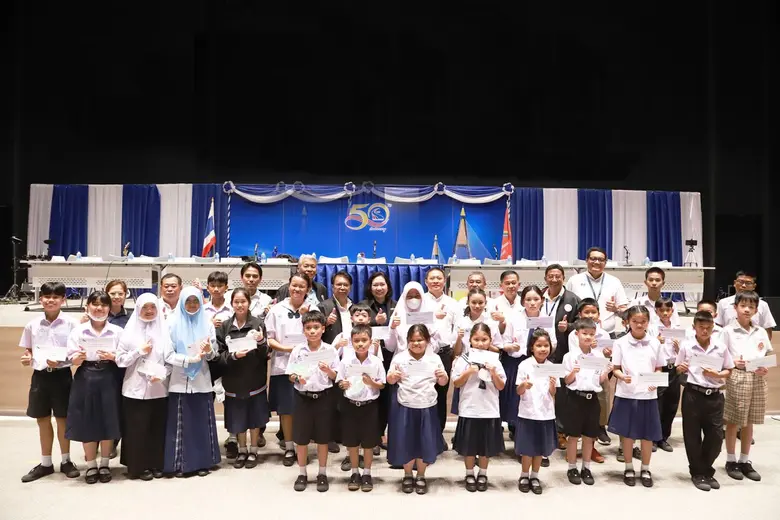 นายดำเกิง ปานขำ นายกสมาคมสโมสรพนักงานการท...