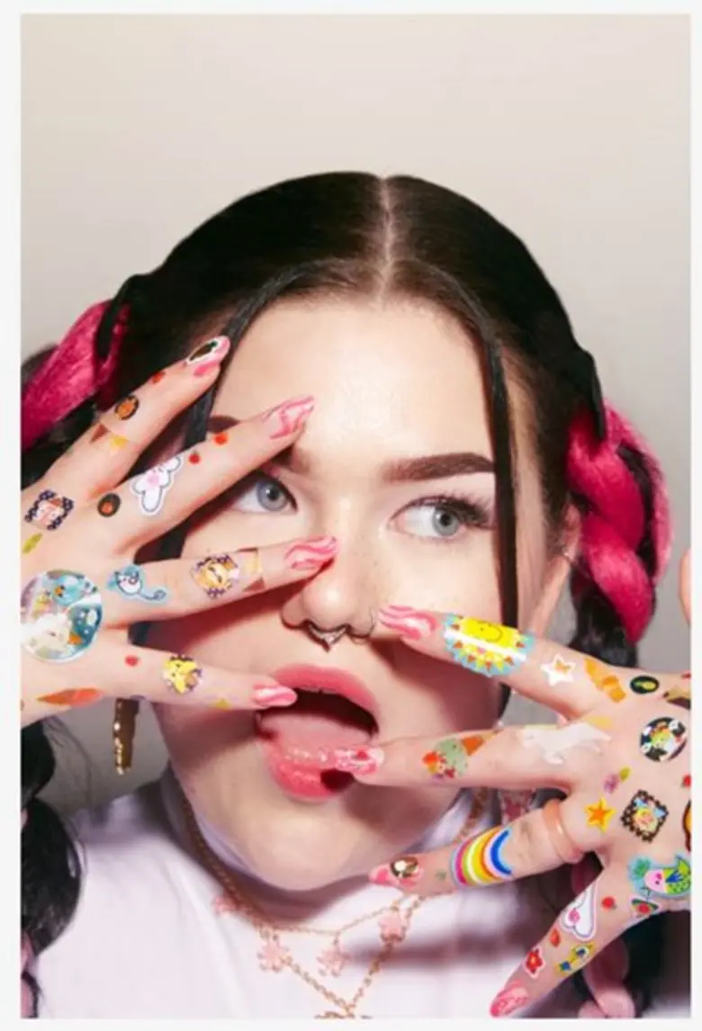 หลังจากที่ "Mae Stephens" (เม สตีเฟนส์) ไ...