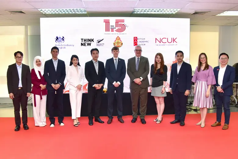 ฯพณฯ นายโจนาธาน คิงส์ (H.E. Mr. Jonathan ...