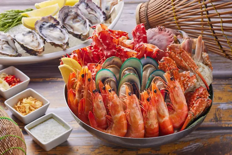 โรงแรมอีสติน แกรนด์ สาทร กรุงเทพฯ ขายบุฟเ...