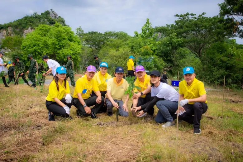 นักศึกษาและคณาจารย์ คณะนิเทศศาสตร์ มหาวิท...