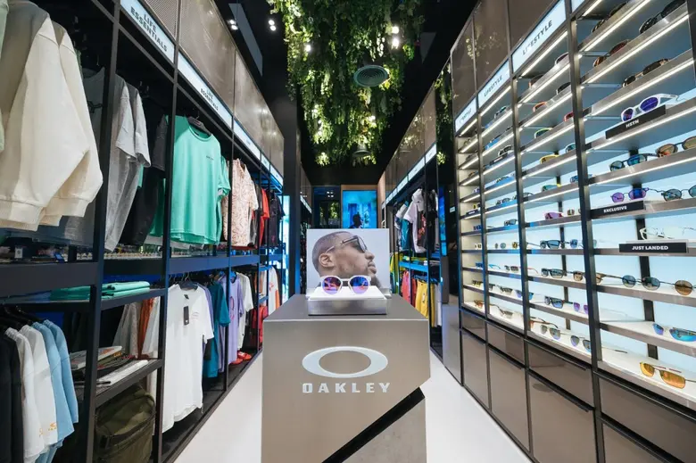 Oakley เปิดตัว 3 สาขาใหม่กลางเมืองกรุงเทพฯ ตอบโจทย์สาวกแอคทีฟไลฟ์สไตล์ด้วยคอลเลกชันใหม่ของแว่นกันแดด เสื้อผ้า และอุปกรณ์เสริมครบวงจร