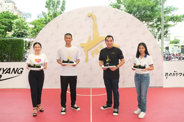 ดร.จักรพล จันทวิมล (ที่ 2 จากขวา) กรรมการ...