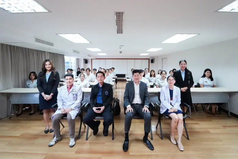 คลินิกการแพทย์แผนจีนหัวเฉียว จัดพิธีปฐมนิเทศนักศึกษาฝึกงาน มหาวิทยาลัยแม่ฟ้าหลวง