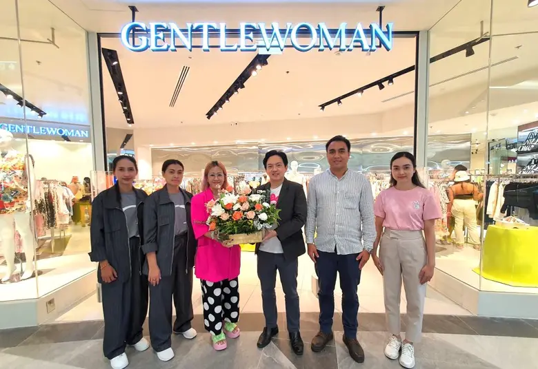 แจ็คกี้ เธีย ผู้จัดการทั่วไป ศูนย์การค้าจ...