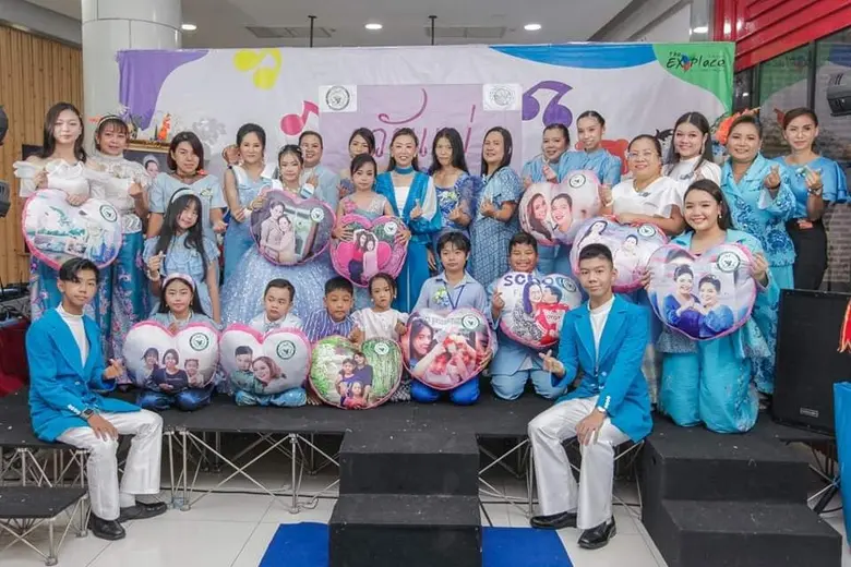 ชมรมเยาวชนคนเก่ง จัดงาน" ร้อยรักดวงใจ สานสายใย แม่+ลูกผูกพัน" ปี'66