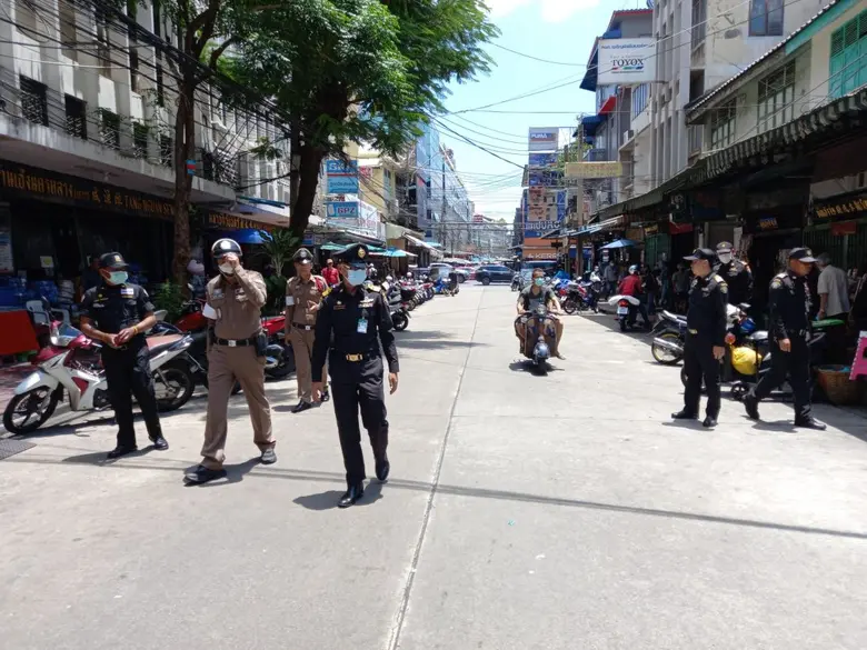 เขตสัมพันธวงศ์กวดขันจัดระเบียบผู้ค้าบนทางเท้าถนนมหาจักรและถนนเยาวราช