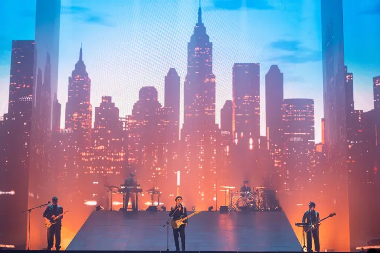 จบไปแล้วกับคอนเสิร์ตใหญ่ครั้งแรกของวง THR...