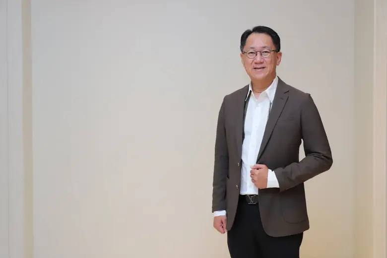 นายสมนึก ตันฑเทอดธรรม กรรมการผู้จัดการ บร...