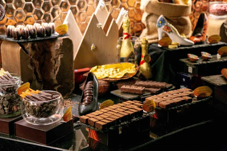 บาร์ลับใจกลางกรุงฯที่แอบซ่อนความอร่อยของช...