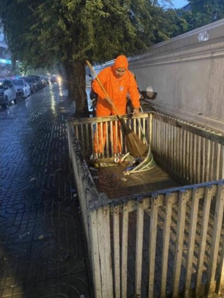 นายสัมฤทธิ์ สุมาลี ผู้อำนวยการเขตพระนคร ก...