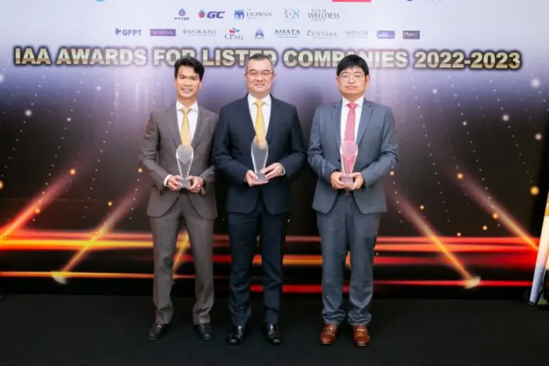 รางวัล Outstanding CEO, Outstanding CFO แ...