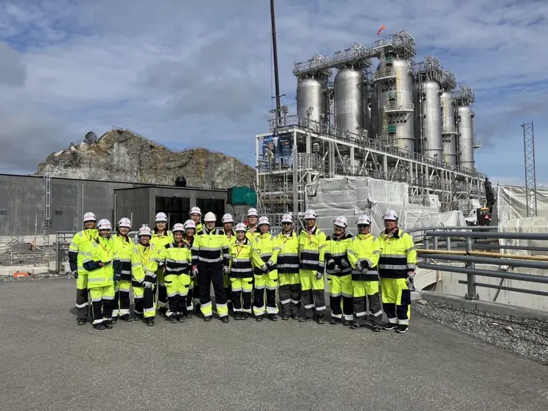 นางสาวนวรัตน์ คำศรี ผู้จัดการฝ่ายขายต่างป...