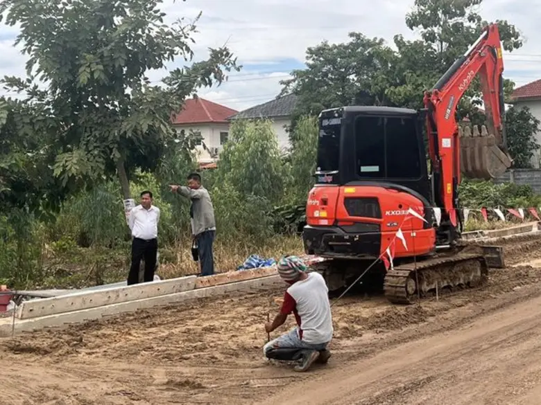 นายพันธ์ศักดิ์ เจริญสุข ผู้อำนวยการเขตคลอ...