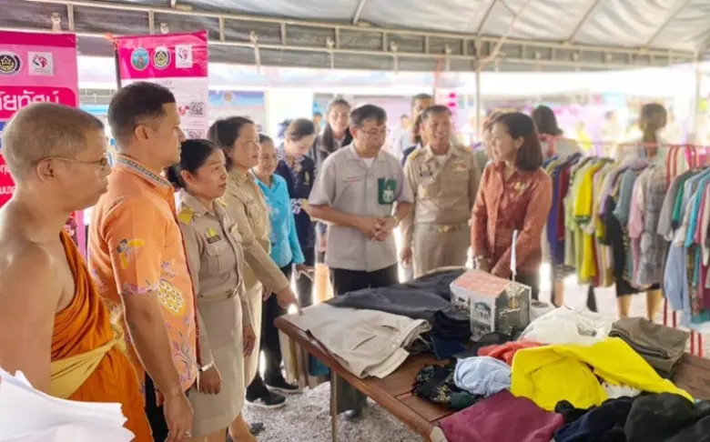 อำเภอควนขนุน จังหวัดพัทลุงร่วมกิจกรรมบำบัดทุกข์ บำรุงสุขแก่พี่น้องประชาชน