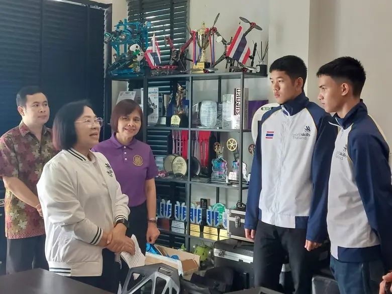 เยาวชนไทยคนเก่ง คว้า 3 เหรียญเงิน 3 เหรีย...