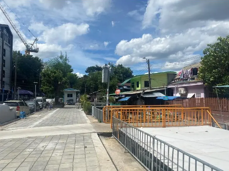 นายสุราษฎร์ เจริญชัยสกุล ผู้อำนวยการสำนัก...