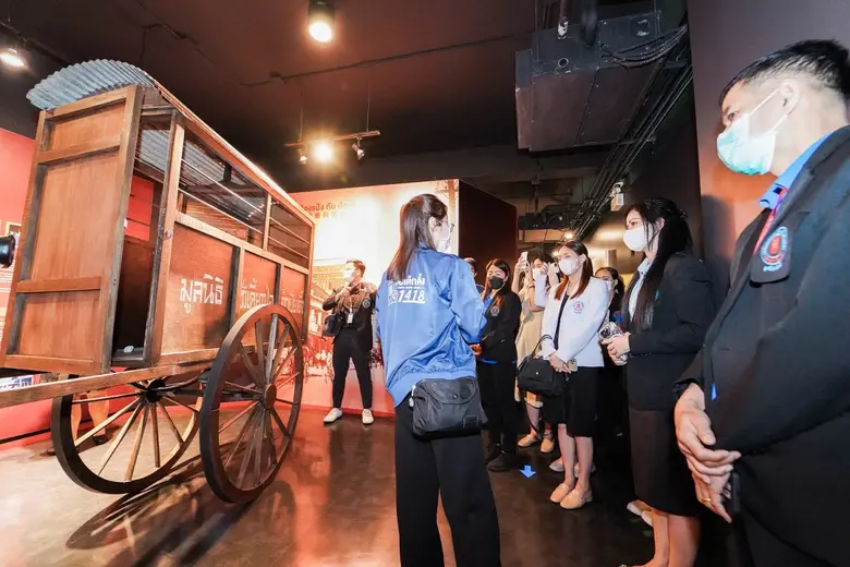 คลินิกการประกอบโรคศิลปะ สาขาการแพทย์แผนจีนหัวเฉียว จัดโครงการเสริมสร้างวัฒนธรรมองค์กร นำบุคลากรทางการแพทย์เยี่ยมชมมูลนิธิป่อเต็กตึ๊ง