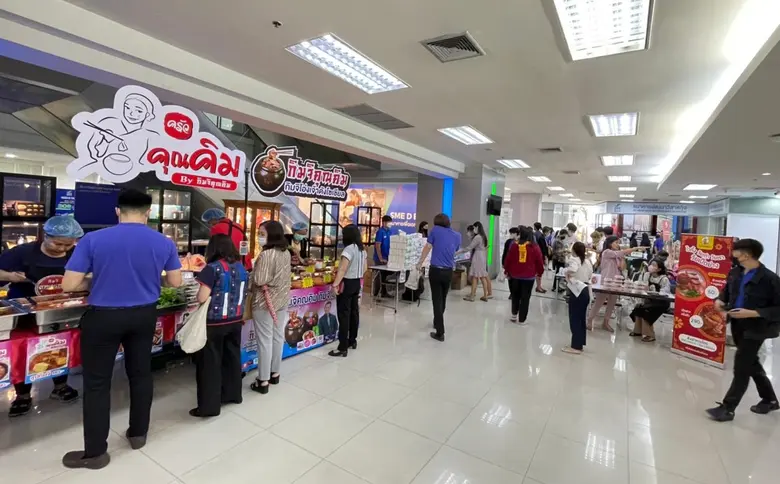 SME D Bank เดินหน้านโยบาย 'ESG' มอบโอกาสสู่ชุมชน สร้างสังคมไทยยั่งยืนเปิดพื้นที่ขายค้า สนับสนุนลูกค้า ผู้ประกอบการ เพิ่มช่องทางตลาด ดันรายได้เติบโต