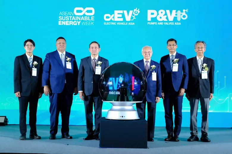 ดร.วีรพัฒน์ เกียรติเฟื่องฟู รองปลัดกระทรว...