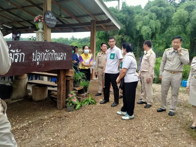 พช.น่าน : เยี่ยมเยือนครัวเรือนต้นแบบการน้...