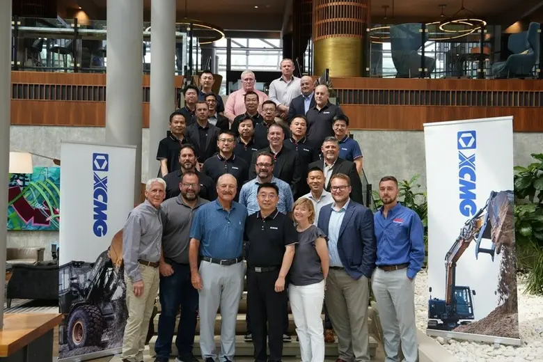 คุณหยาง ตงเฉิง (Yang Dongsheng) ซีอีโอและ...