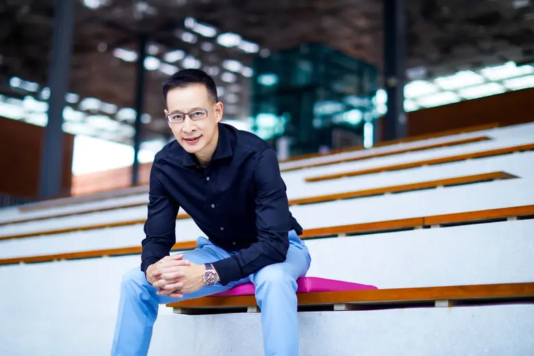 นายสาระ ล่ำซำ ประธานเจ้าหน้าที่บริหาร บริ...