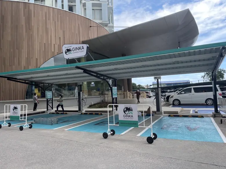 "GINKA" มาแล้ว!! 2 แห่งแรก 8 จุดชาร์จ เมเจอร์ รัชโยธิน - รพ.เอกชัย ไร้ขีดจำกัดการใช้งาน อิสระไม่ผ่านแอป รองรับรถยนต์ EV ทุกรุ่น