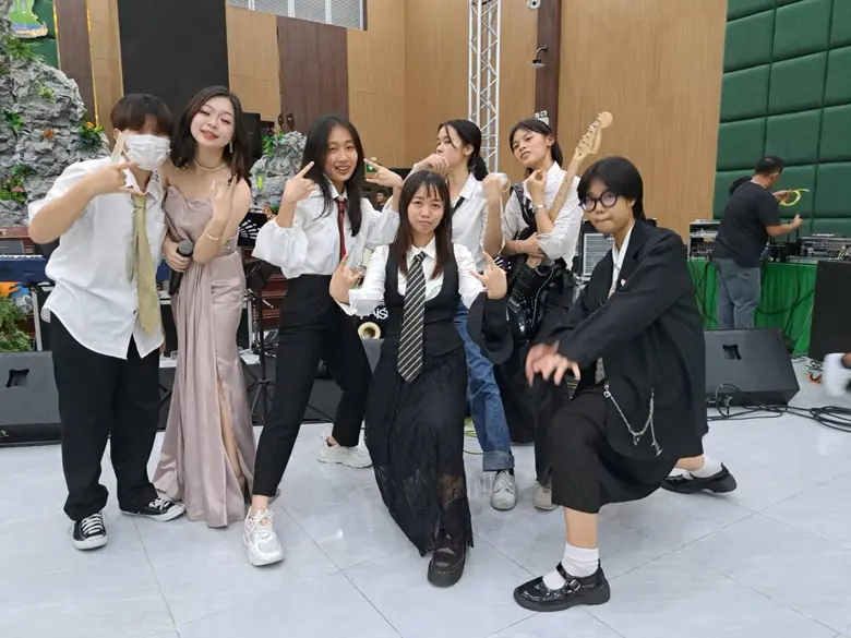 John's band ขึ้นโชว์อีกครั้ง ในงานวันภาษาไทย ประจำปี 2566