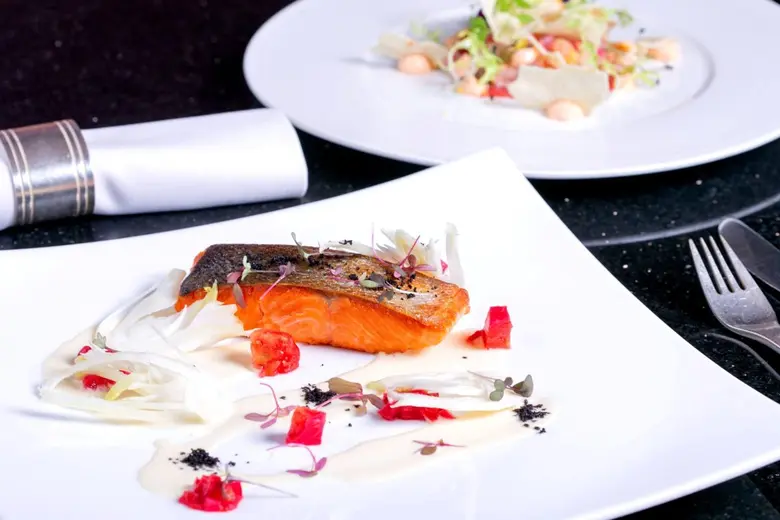 ความอร่อยคูณ 2 จาก 2 วัตถุดิบเลอค่า กับเมนูพริคลี่ย์ แพร์ และลูกฟิกส์ ณ ห้องอาหารเรดสกาย