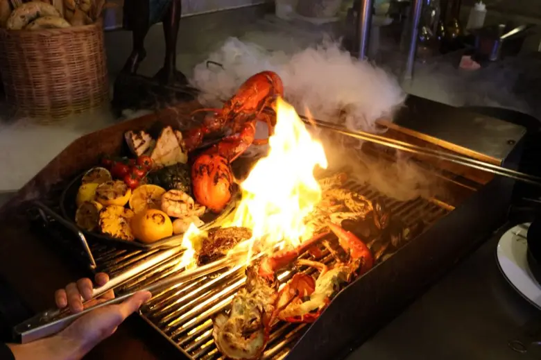 เชฟสเตฟาโน แห่งห้องอาหารดอนจิโอวานนี่ ชวน...