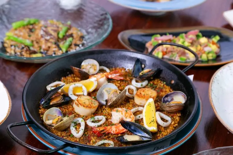 หน้าตรงรายงานตัวนำเสนอเมนูความอร่อยแบบแกะ...